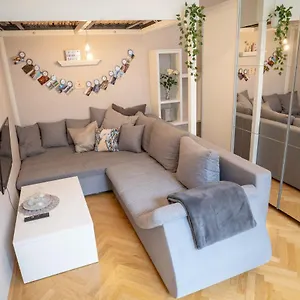 Cozy Modern Nest In The Heart Of With Netflix Apartment Vienna