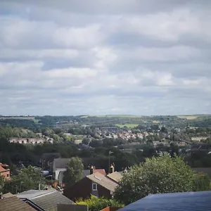3 Bed House With Exceptional View Holiday home Batley